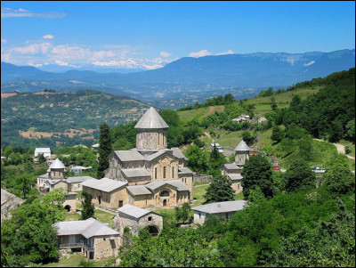 Commençons avec le Caucase, plus précisément avec la Géorgie. Pourriez-vous nommer ce monument ?