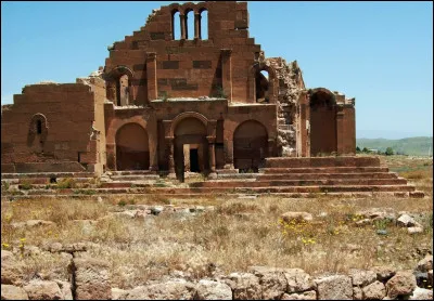 Comment s'appelle ce site archéologique arménien ?