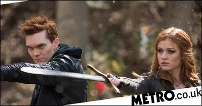 Quelle action va trahir la personne qui les accompagne ?