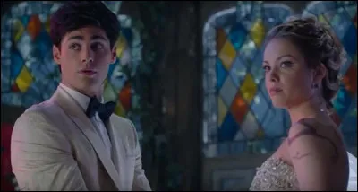Qui vient interrompre le mariage d'Alec et Lydia, et pourquoi ?