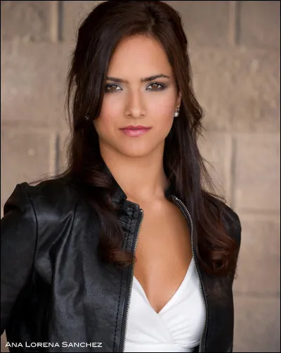 Dans quelle série a joué cette actrice en utilisant son vrai prénom ?