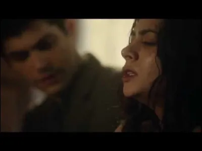 À quoi Izzy va-t-il devenir addict et qui va l'aider ?