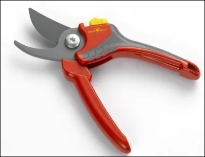 Je sers &agrave; couper des petites branches.