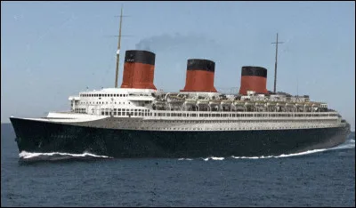 Véritable fierté de la France, ce grand paquebot s'empare du Ruban bleu une première fois en juin 1935 avec une traversée à près de 30 noeuds, puis une seconde fois en 1937. C'est le ...