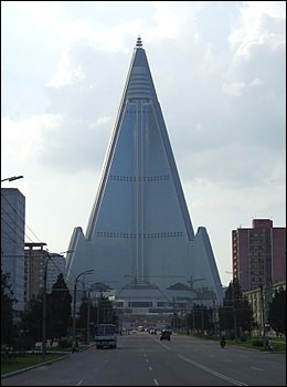 Quelle est la particularité de l'hôtel Ryugyong, la 34e plus haute tour du monde située à Pyongyang, en Corée du Nord ?