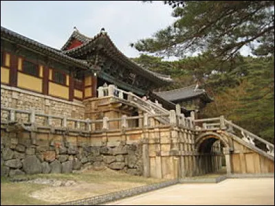 Dans quel pays se trouve le temple Bulguksa, classé 1er site historique par son gouvernement ?