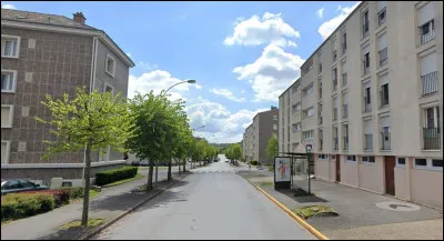 Quel est le nom de cette rue ?