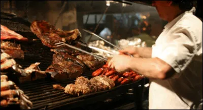 Attablé dans un restaurant argentin avec tes amis, le serveur demande ce que tu vas prendre. Qu'est-ce que tu choisis ?