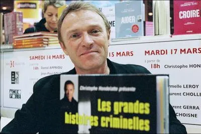 A propos du 'Jeu de la mort', qui vise  dmontrer la soumission des participants d'un jeu tl  l'animateur, le journaliste Christophe Hondelatte est accus...