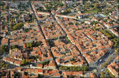 Ville de 9 000 habitants du département de la Haute-Garonne, située dans le Lauragais, en bordure de la Montagne Noire :