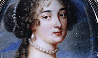 Elle fut d'abord la gouvernante des enfants b&acirc;tards de Louis XIV, avant de devenir sa ma&icirc;tresse et finir par l'&eacute;pouser secr&egrave;tement !