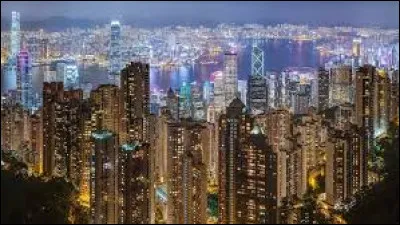 On appelle les habitants des hongkongais.