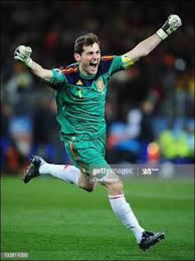 Qui était le capitaine de la sélection espagnole ?