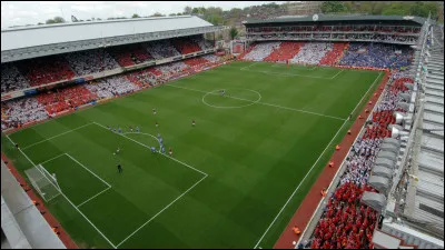 Avant de s'installer à l'Emirates Stadium, dans quel stade jouait Arsenal ?