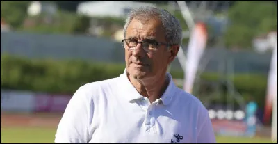 Avant l'arrivée de Thierry Laurey, qui entraînait le Racing Club de Strasbourg ?