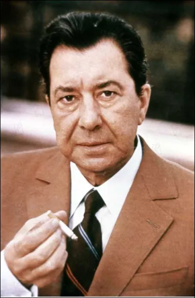 Sous quel nom est plus connu Saloth S&acirc;r ?