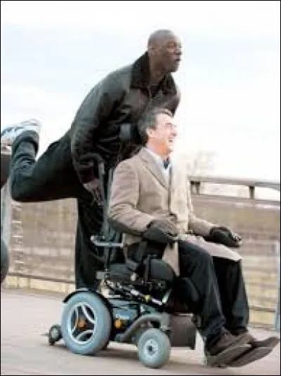 Quelle com&eacute;die dramatique d'Olivier Nakache et &Eacute;ric Toledano, tourn&eacute;e &agrave; Paris et sortie en 2011, raconte l'histoire d'une amiti&eacute; aussi improbable que touchante entre un riche t&eacute;trapl&eacute;gique et un ex-criminel, qu'il a engag&eacute; pour le soigner &agrave; plein temps ?