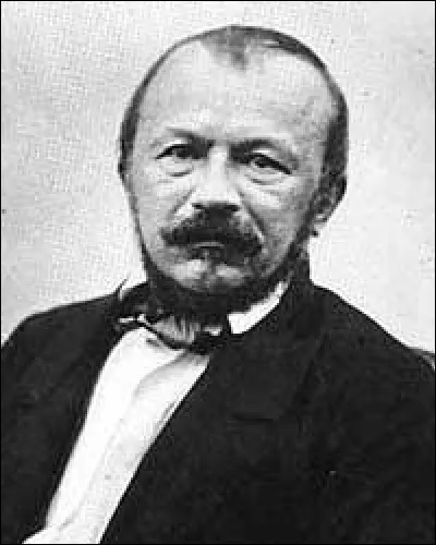 Selon le po&egrave;te G&eacute;rard de Nerval, Notre-Dame est bien...