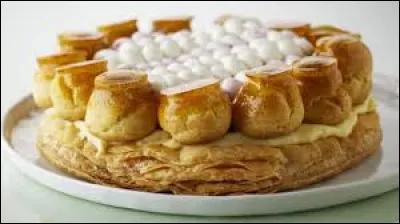 Comment s'appelle cette fameuse p&acirc;tisserie parisienne invent&eacute;e par Auguste Jullien vers 1850, compos&eacute;e d'une p&acirc;te feuillet&eacute;e surmont&eacute;e de petits choux garnis de cr&egrave;me Chiboust, un m&eacute;lange de meringue et de cr&egrave;me p&acirc;tissi&egrave;re ?