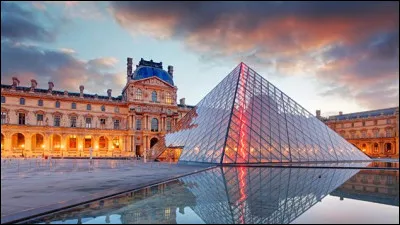 Qu'&eacute;tait le Louvre vers 1190, lorsqu'il a &eacute;t&eacute; construit sur une d&eacute;cision de Philippe Auguste (septi&egrave;me roi de la dynastie des Cap&eacute;tiens) ?