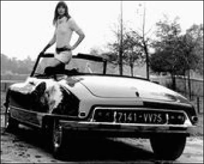 Quelle actrice présente, en 1960, la version cabriolet de la DS Citroën ?