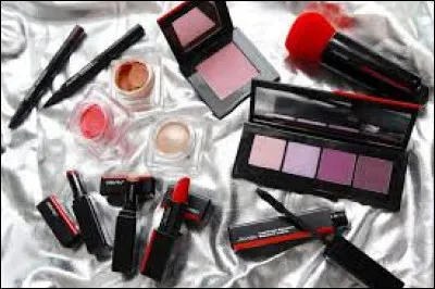 Te maquilles-tu beaucoup ?