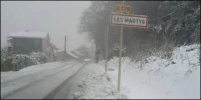 Petit coup de froid avec cette vue hivernale des Martys. Commune occitane, dans la Montagne noire, elle se situe dans le département ...