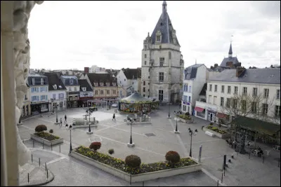 Dans quel département se situe la ville de Dreux ?