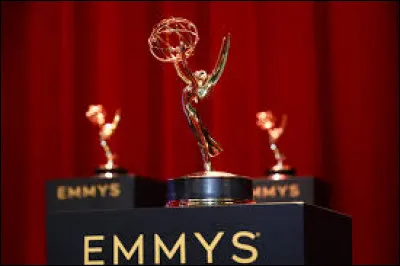 Aux États-Unis, que récompense les "Emmy Awards" ?