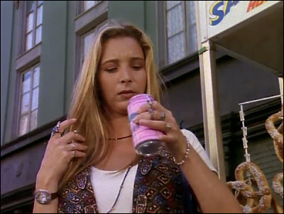 Dans la saison 1, que trouve Phoebe dans sa canette ?