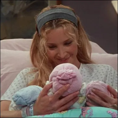 Dans la saison 5, comment s'appellent les triplés de Phoebe ?