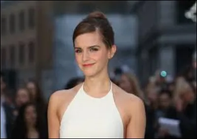 Quelle profession fait-elle en plus d'actrice ?