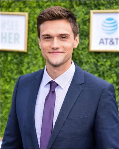 Hartley Sawyer est un acteur, producteur et écrivain américain. Cependant, il a aussi joué dans un feuilleton télévisé très connu, lequel ?