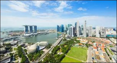 Une facile (ou pas) : Singapour, qui a pour une de ses langues officielles l'anglais ! Comment dit-on "si six scies scient six cyprès, six cent scies scient six cent cyprès" en anglais ?