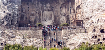 Commençons avec la Chine : comment s'appellent ces grottes bouddhistes, situées dans la province de Henan ?