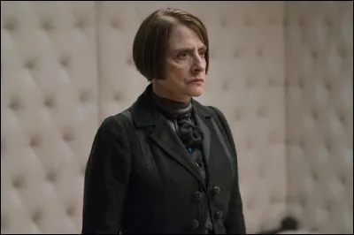Quel est le personnage de Patti LuPone (saison 3) ?