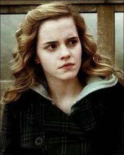 De quelle fille est-elle jalouse dans ''Harry Potter et le Prince de sang-mêlé'' ?