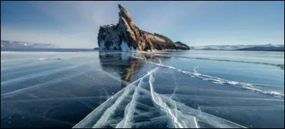 Constituant la plus grande réserve d'eau douce liquide à la surface de notre planète, le lac Baïkal est situé en Asie. Dans quel pays peut-on l'observer ?