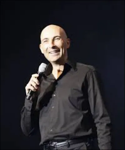 Qui est ce très talentueux humoriste-imitateur à la radio et à la télévision, ayant notamment participé aux « Guignols de l'info. » et à l'émission de Michel Drucker« Vivement dimanche prochain » ?