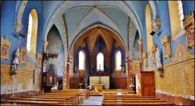 Nous découvrons maintenant l'intérieur de l'église de La Chabanne. Commune Bourbonnaise, elle se situe dans l'ex région ...