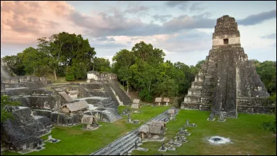 Tikal est l'un des plus grands sites archéologiques et centres urbains de la civilisation...