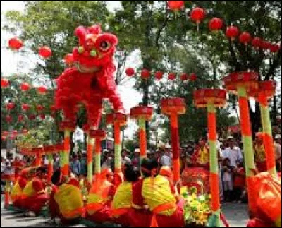 La danse du lion est elle aussi une danse traditionnelle chinoise. Qu'est-elle cens&eacute;e apporter ?