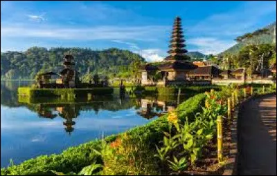 Retrouvez le nom de cette île du sud de l'Indonésie située entre les îles de Java et de Lombok !