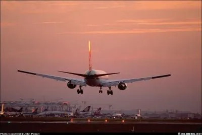 Aurez-vous une assez bonne vue pour dcouvrir quel avion est en train d'atterrir ?