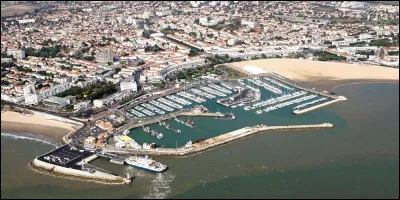 Ville de 18 000 habitants du d&eacute;partement de Charente-Maritime, situ&eacute;e dans la presqu'&icirc;le d'Arvert, &agrave; l'embouchure de la Gironde :