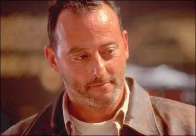 Jean Reno joue Philippe Roach un membre des services secrets franais, il est froid distant et calme, il incarne ce personnage dans un film situ autour d'un clbre dinosaure. Dans quel film ?