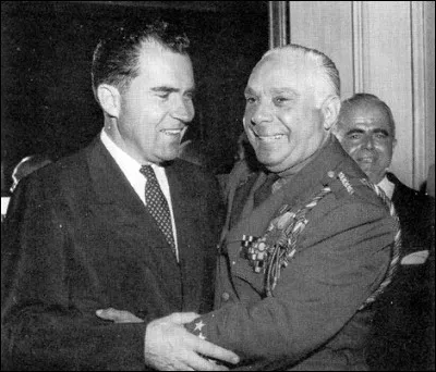 Quel ex-président de la République dominicaine entre 1942 et 1952, a instauré une dictature tyrannique dans son pays et a même renommé la capitale à son nom ?