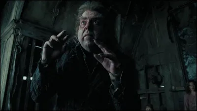On dit que tous les sorciers qui ont mal tourné étaient à Serpentard, mais Peter Pettigrow était à Griffondor, alors pourquoi on n'en parle pas ?