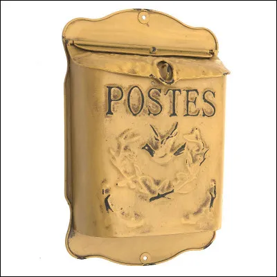 De quelle couleur sont les boites aux lettres en Irlande ?