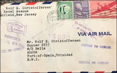 Quelle maladie a été propagée par des lettres contenant une poudre blanche à la fin de 2001  ?